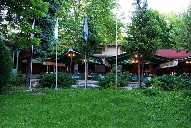 Hotel Les Razgrad المظهر الخارجي الصورة
