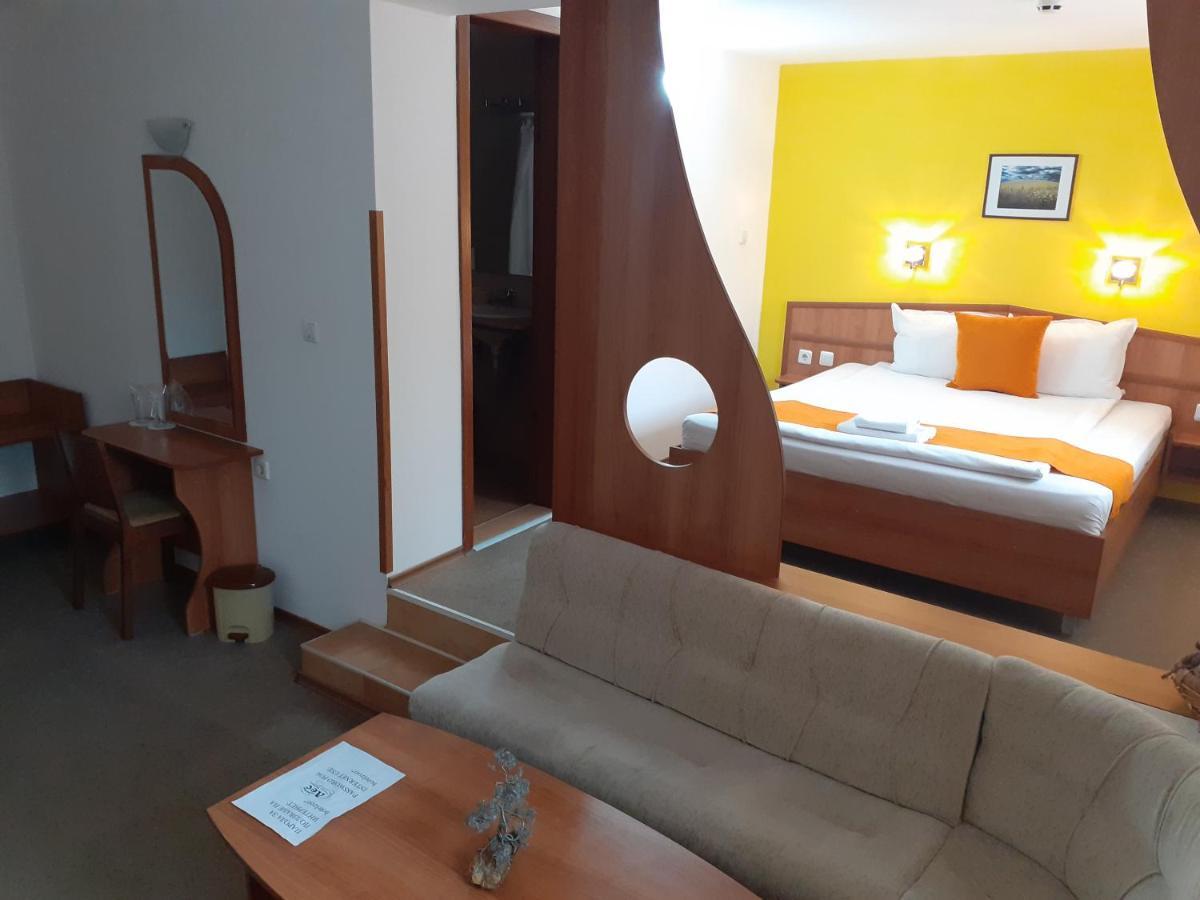 Hotel Les Razgrad المظهر الخارجي الصورة