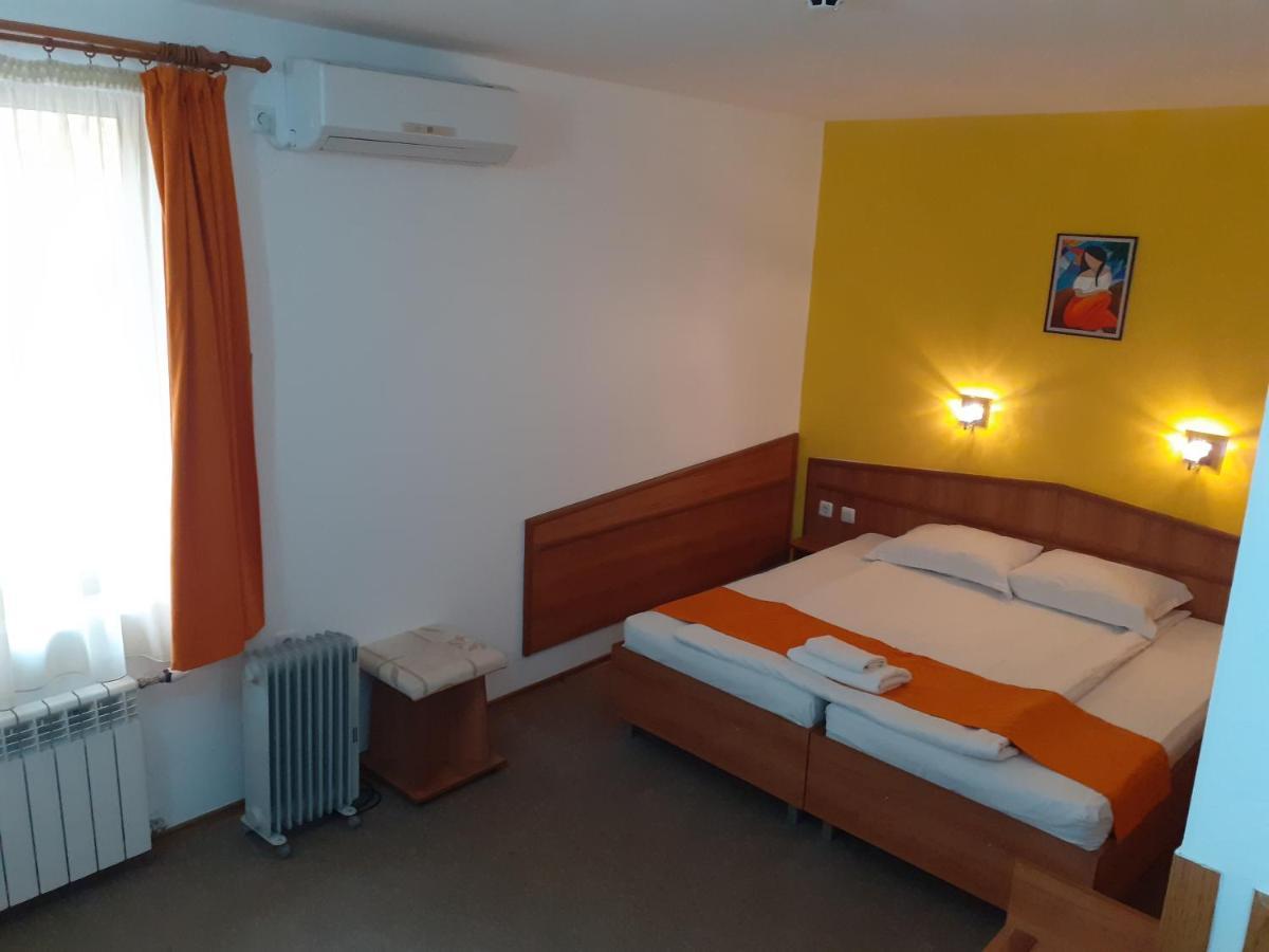 Hotel Les Razgrad المظهر الخارجي الصورة
