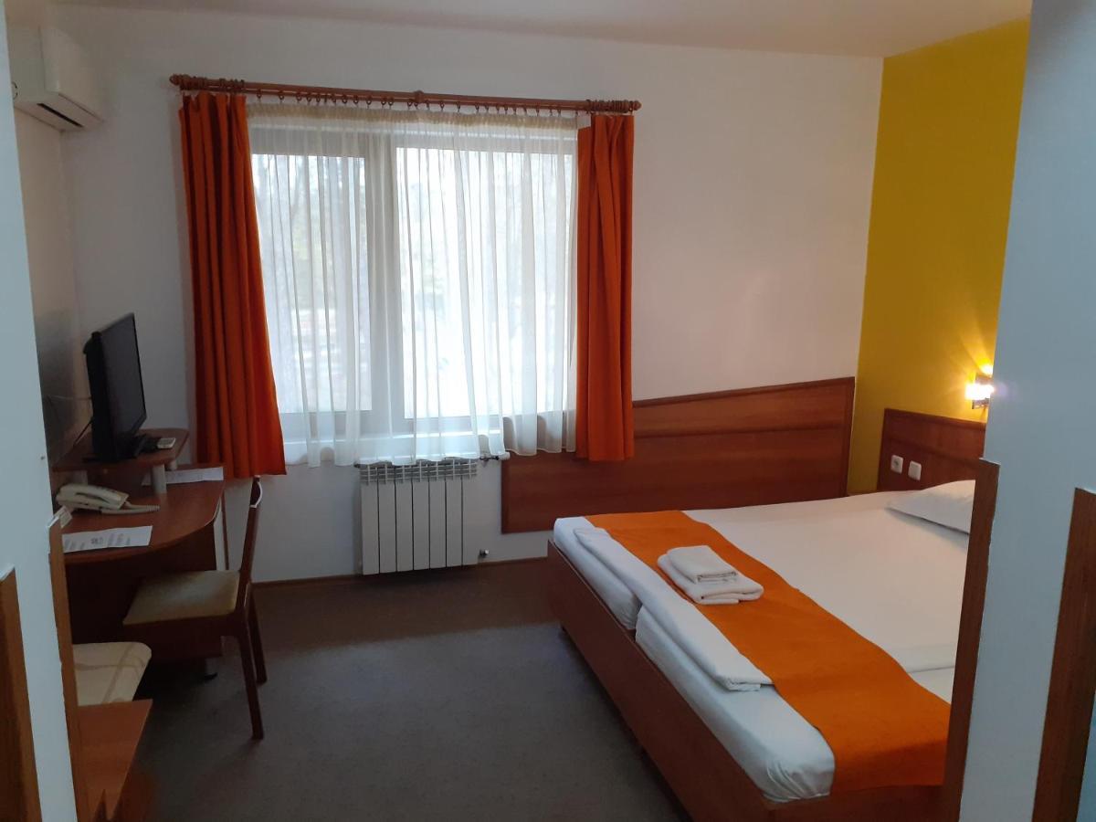 Hotel Les Razgrad المظهر الخارجي الصورة