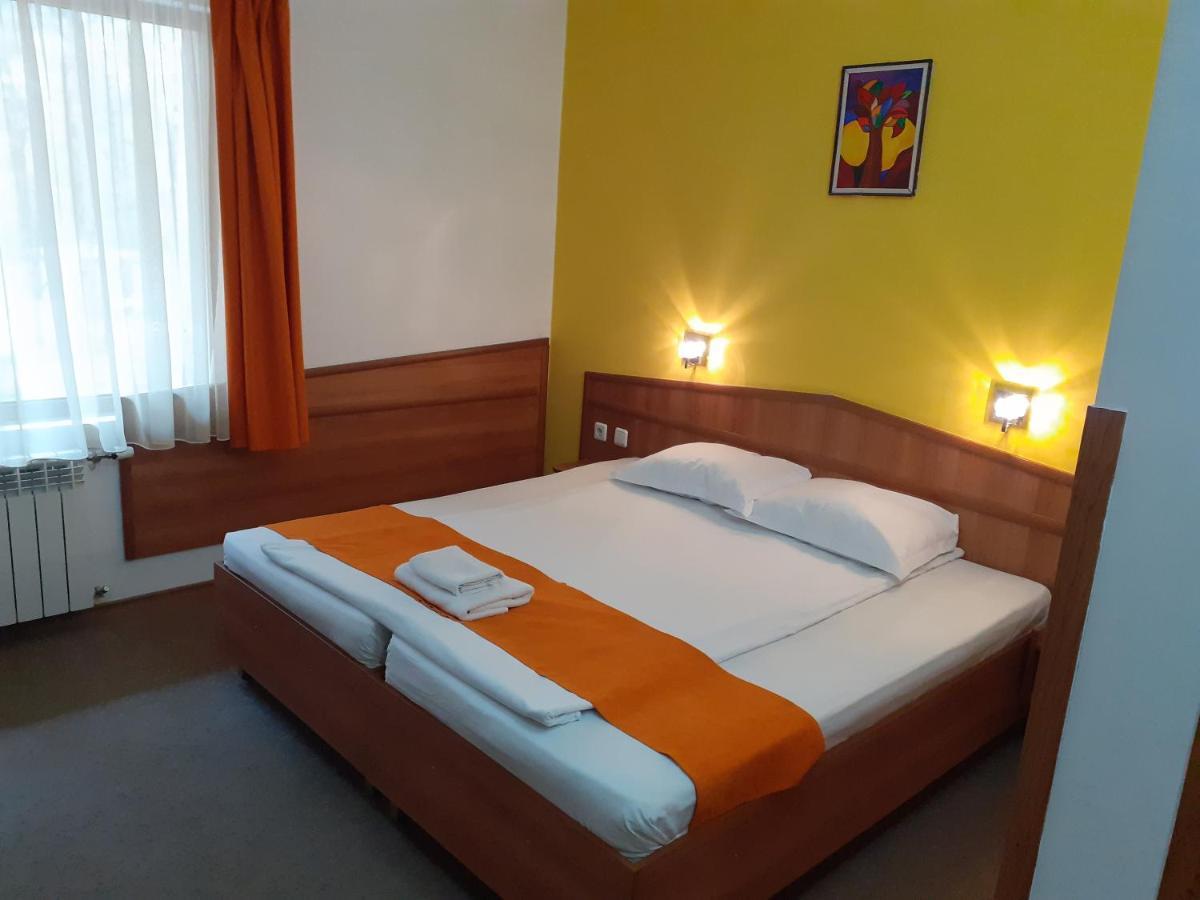 Hotel Les Razgrad المظهر الخارجي الصورة