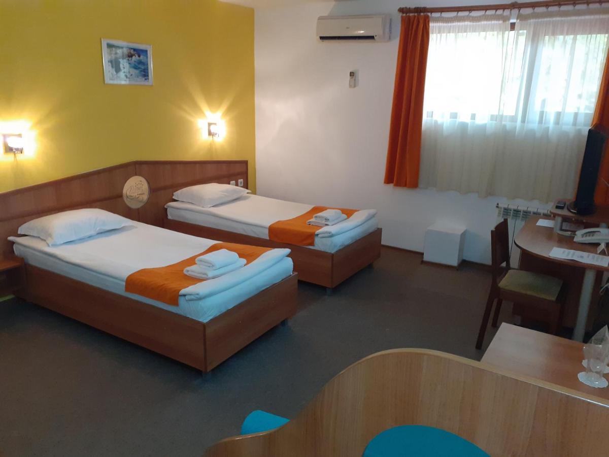 Hotel Les Razgrad المظهر الخارجي الصورة
