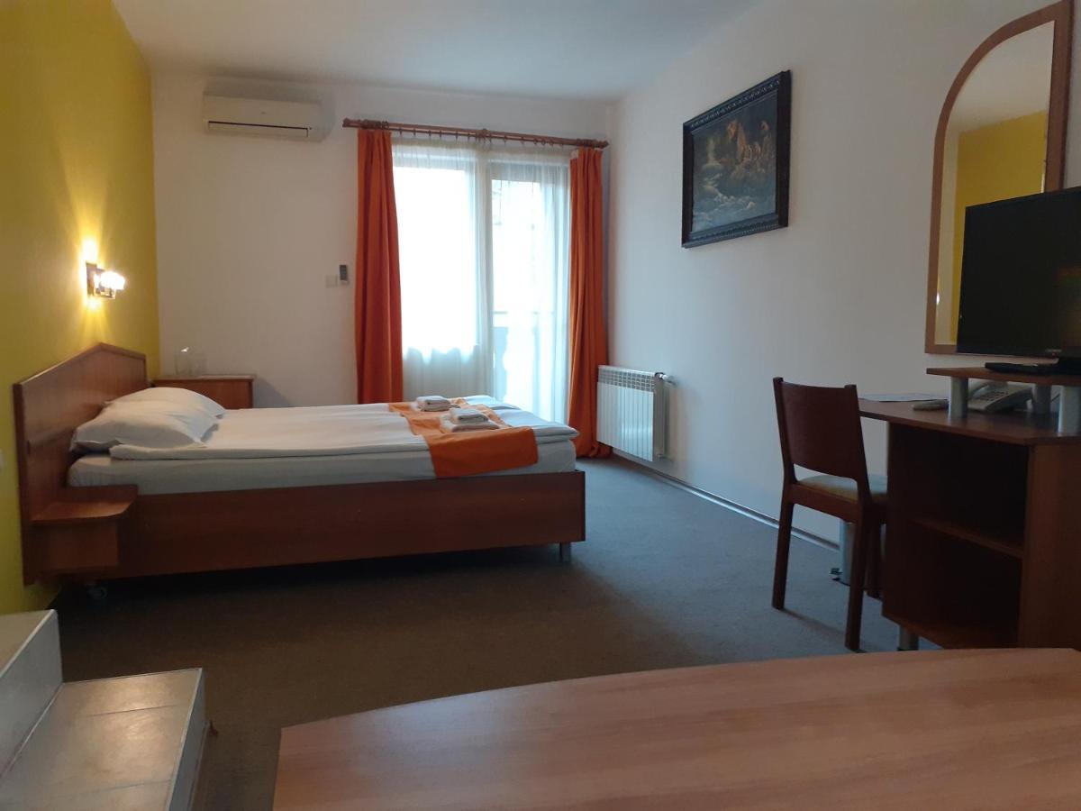 Hotel Les Razgrad المظهر الخارجي الصورة