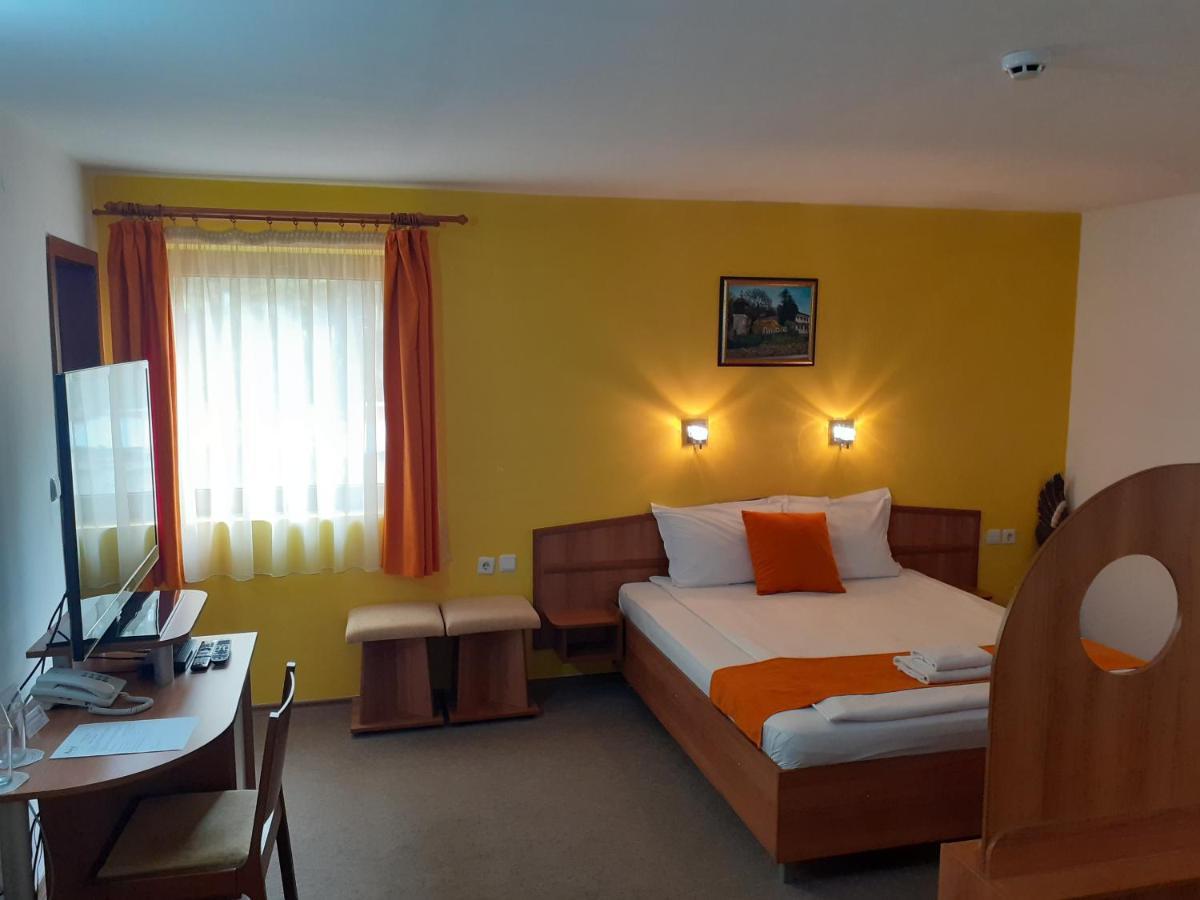 Hotel Les Razgrad المظهر الخارجي الصورة