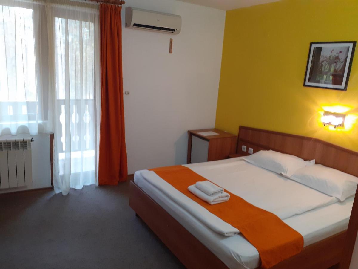 Hotel Les Razgrad المظهر الخارجي الصورة